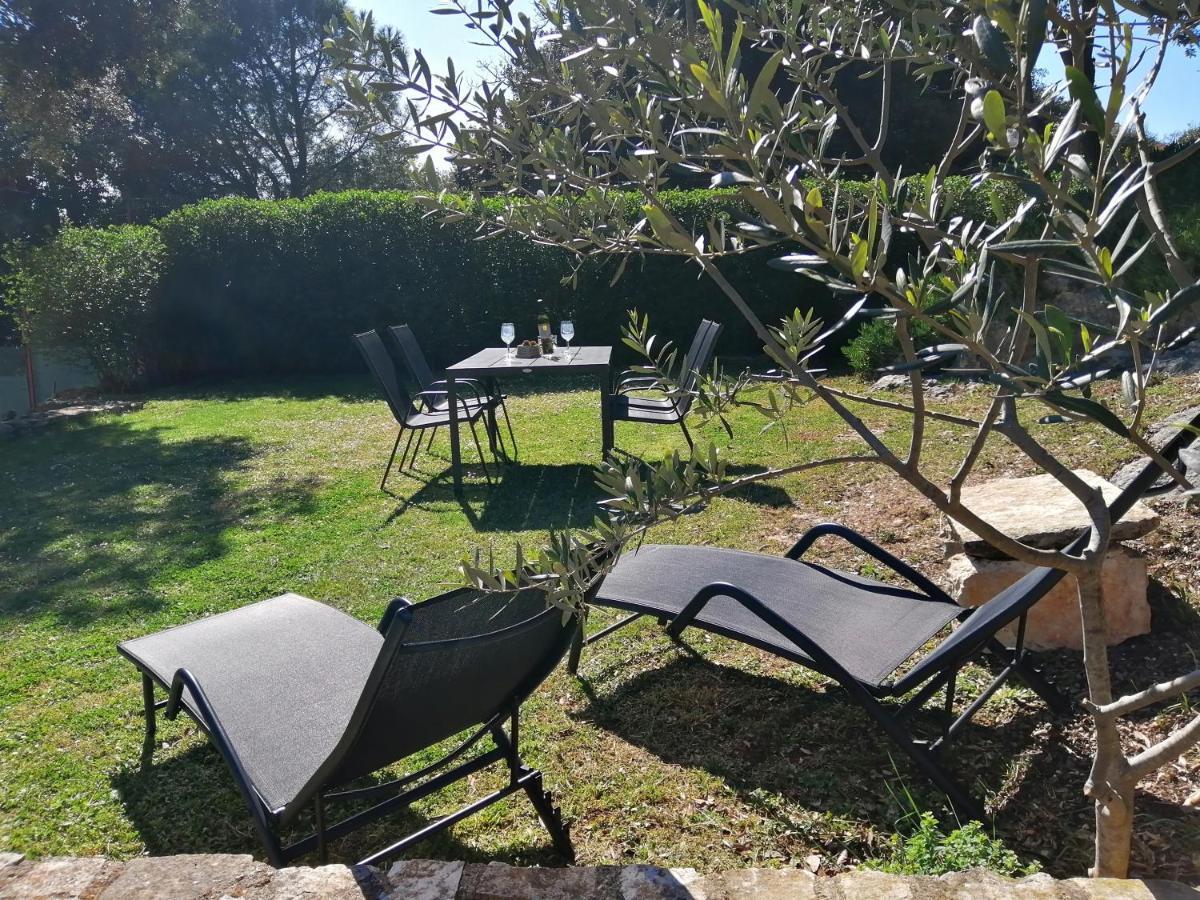 Appartement Garden à Pjescana Uvala Extérieur photo