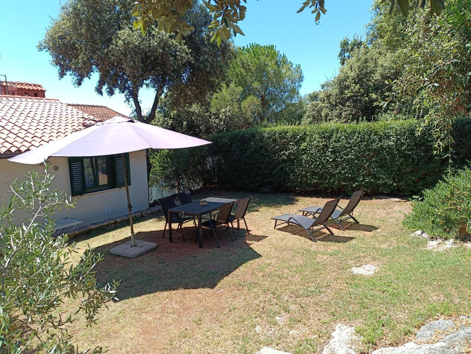 Appartement Garden à Pjescana Uvala Extérieur photo