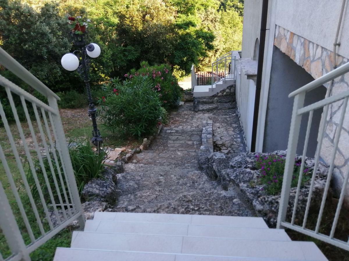 Appartement Garden à Pjescana Uvala Extérieur photo
